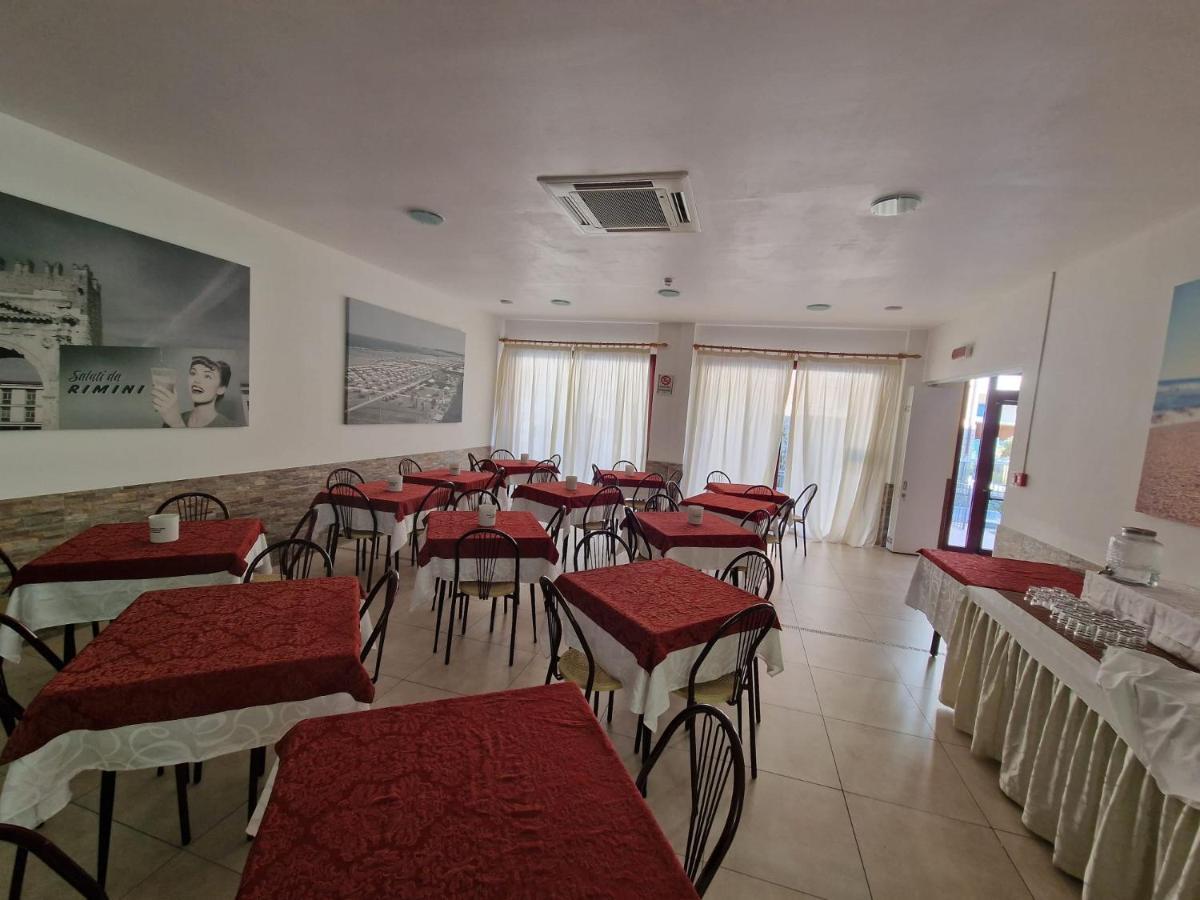 Hotel Clara Rimini Esterno foto