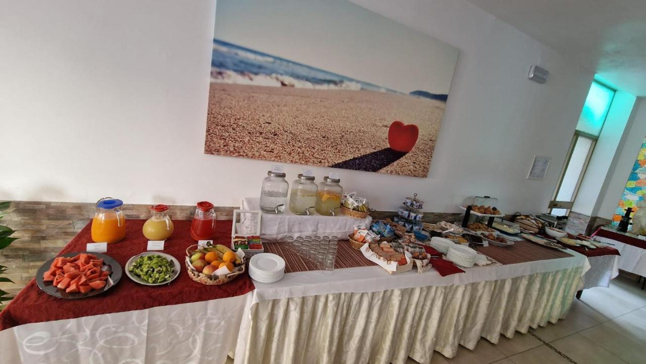Hotel Clara Rimini Esterno foto