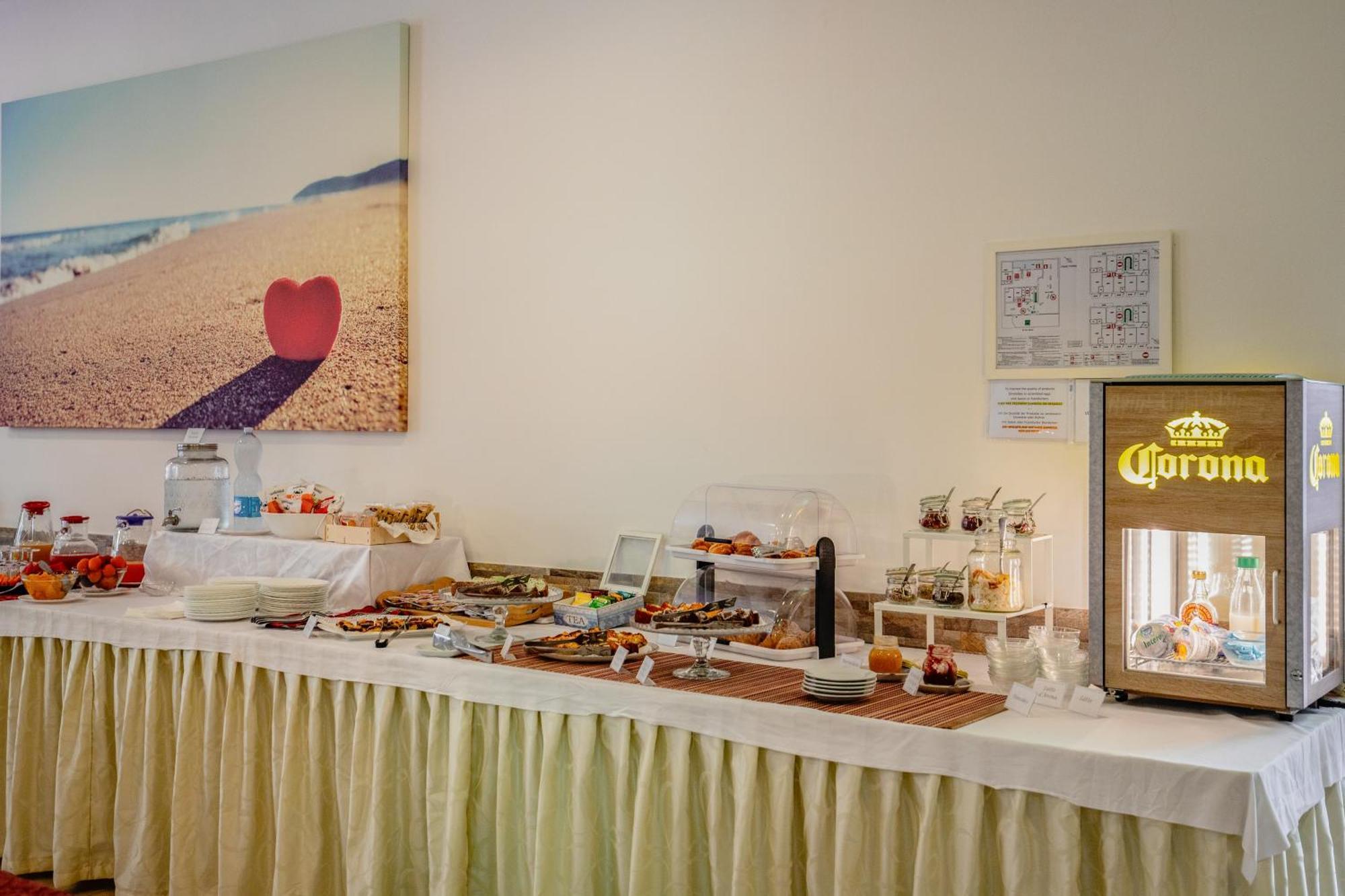 Hotel Clara Rimini Esterno foto